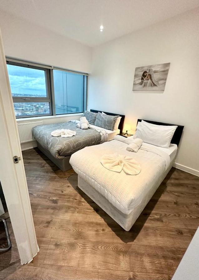 Alarabi Apartments-Two Bedrooms Apartment London Borough of London Borough of Croydon Exterior foto