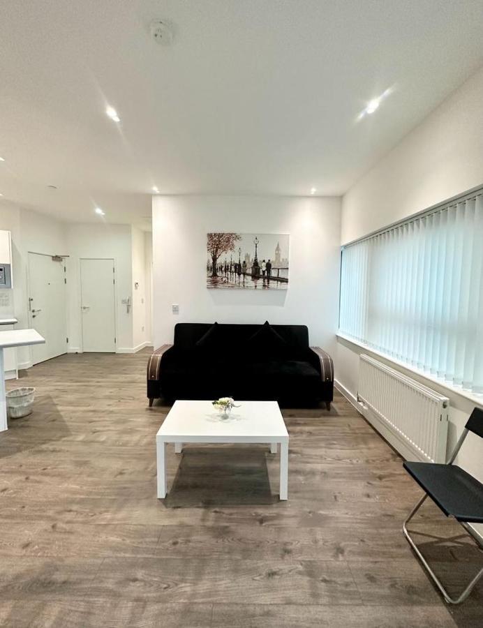 Alarabi Apartments-Two Bedrooms Apartment London Borough of London Borough of Croydon Exterior foto