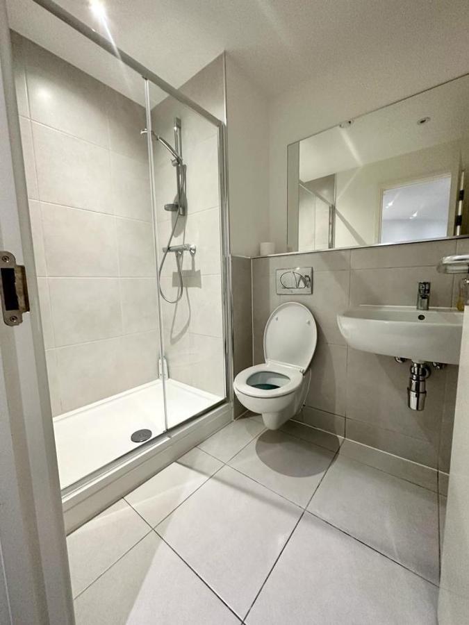 Alarabi Apartments-Two Bedrooms Apartment London Borough of London Borough of Croydon Exterior foto